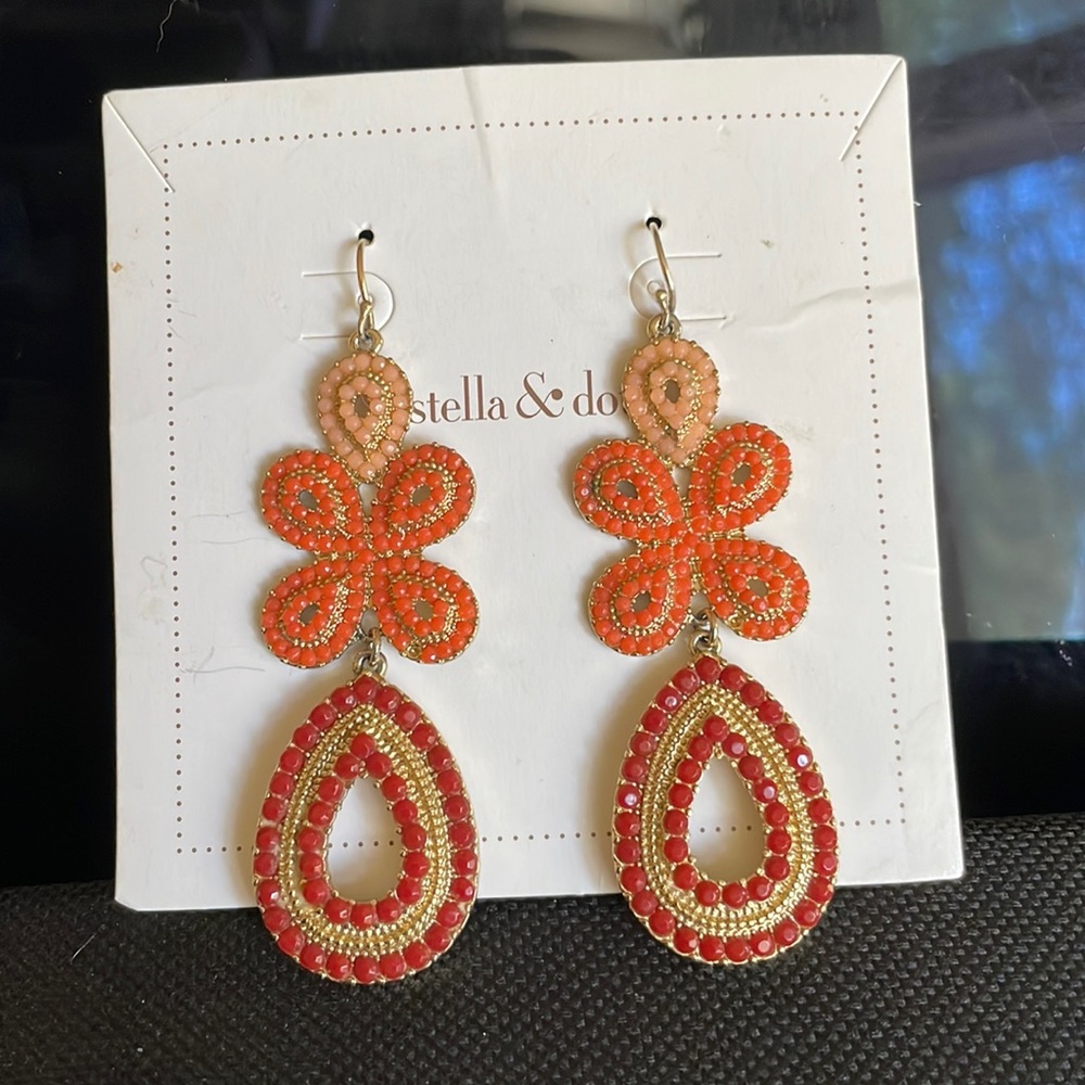 NWT  Stella & Dot “Capri” Earrings. 
Comes w designer card. Ready for gifting